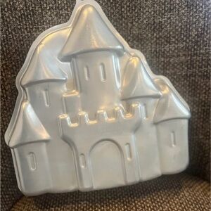 VTG Aluminum Wilton Cake Pan Mold - 1998 Castle